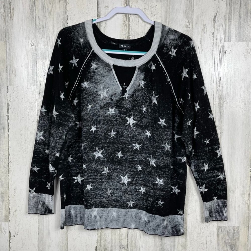 torrid Black & Gray Star Print Scoop Neck Sweater